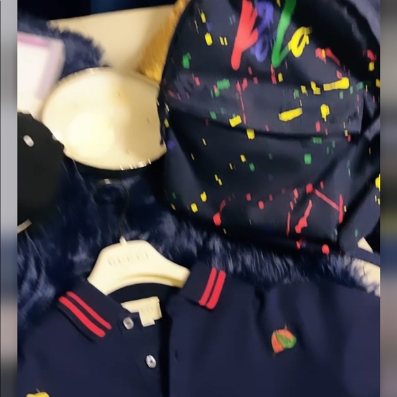 💯authentic GUCCI  ❤️👕brand new perfect condition ❤️❤️💯GUCCI. one polo $225 - Picture 7 of 8